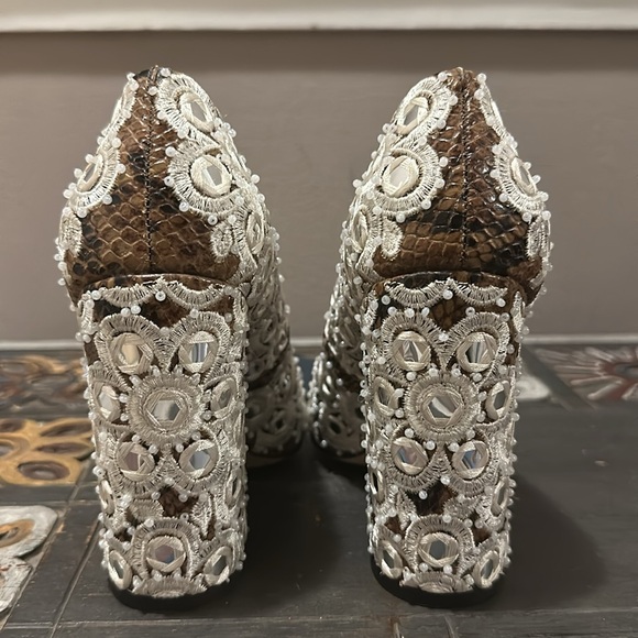 $400 TORY BURCH FRANCESCA SUEDE EMBROIDERED POINTY PUMP COFFEE Size 5 - Picture 7 of 12